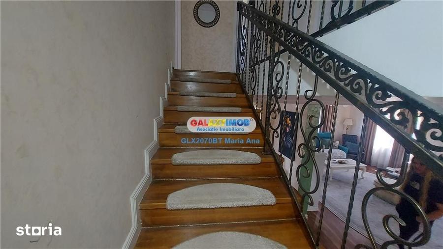 Casă cu 4 camere cu Teren 2000 Mp în Central