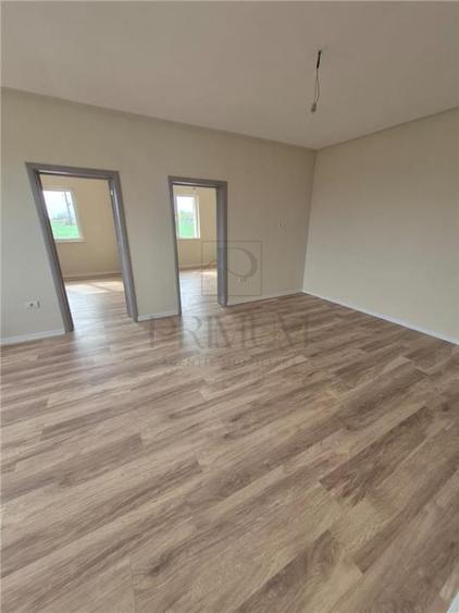 Duplex cu 4 camere cu Canalizare în Ghiroda
