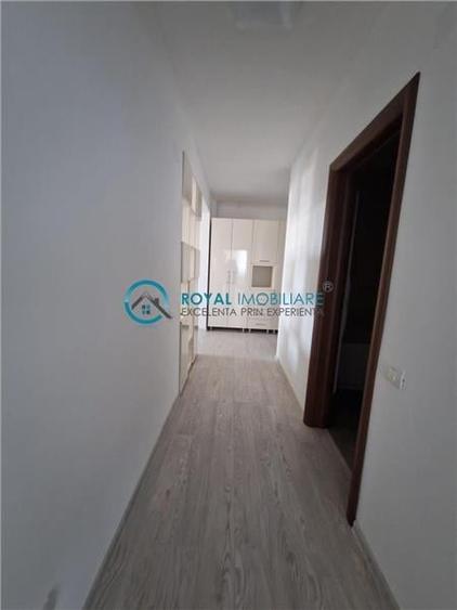 Apartament cu 3 camere decomandat, mobilat în Albert
