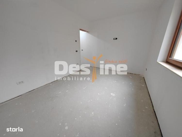 Casă cu 4 camere cu Teren 1000 Mp în Bârnova