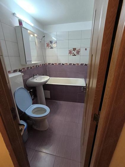 Apartament cu 2 camere semidecomandat în Gorjului