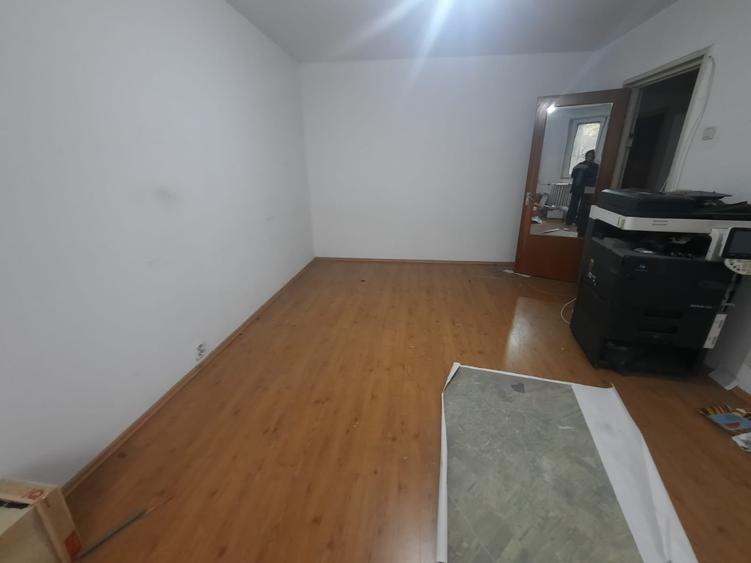 Apartament cu 3 camere decomandat în Militari