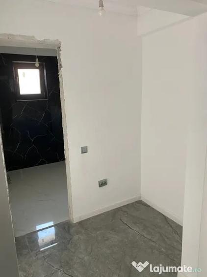 Apartament cu 2 camere decomandat în Jiului