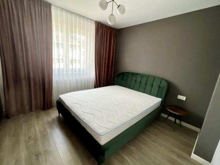 Apartament cu 3 camere decomandat, mobilat în Cetate