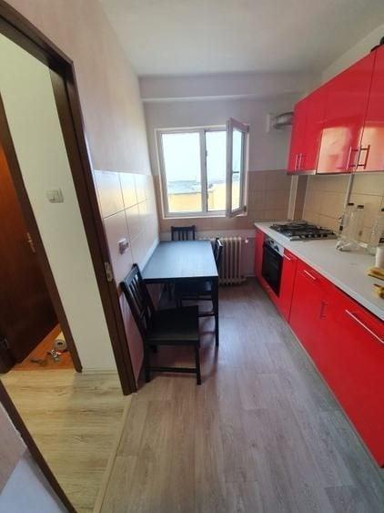 Apartament cu 3 camere decomandat în Colentina