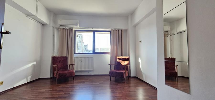 Apartament cu 2 camere decomandat în Calea Victoriei
