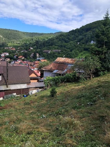 Teren de 2759 mp, în Schei