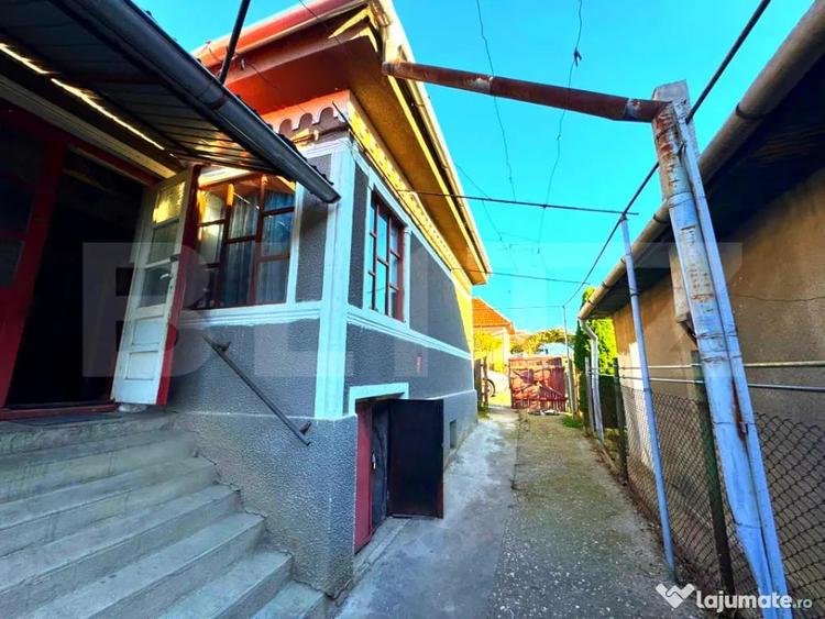 Casă cu 2 camere cu Teren 477 Mp în Central