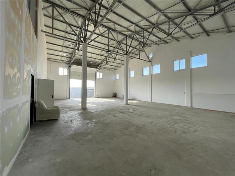 Spațiu industrial, de 220 mp, în Vest