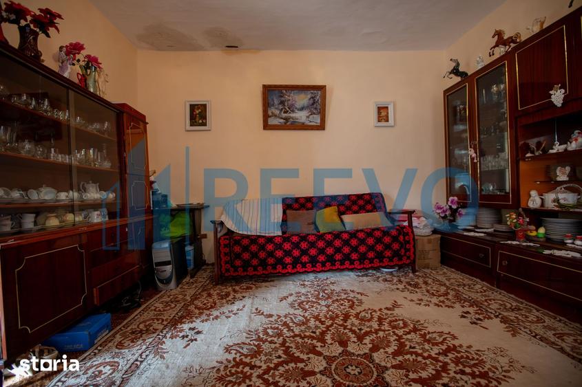 Casă cu 5 camere cu Teren 3365 Mp în Corbasca