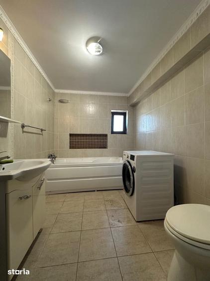 Casă cu 4 camere cu Canalizare în Florești