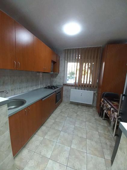 Dristor Ramnicu Valcea - Scoala 87-Mihai Botez- Bloc Mixt garsoniera - 5