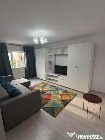Apartament cu 2 camere decomandat în Rovine