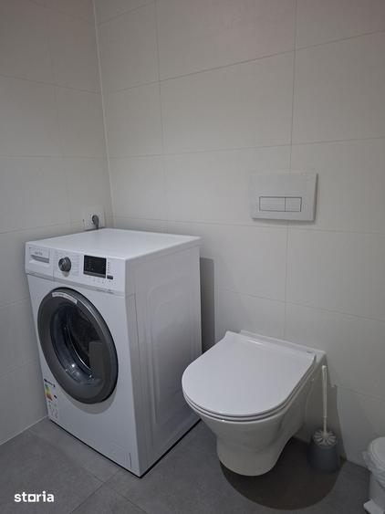 Apartament cu 2 camere decomandat în Tractorul