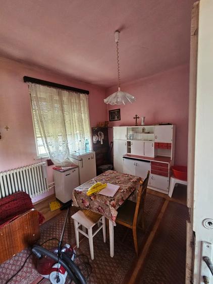 Casă individuală cu 6 camere cu Garaj în Cetate