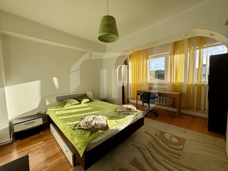 Apartament cu 3 camere decomandat, mobilat în Central — fotografia 1