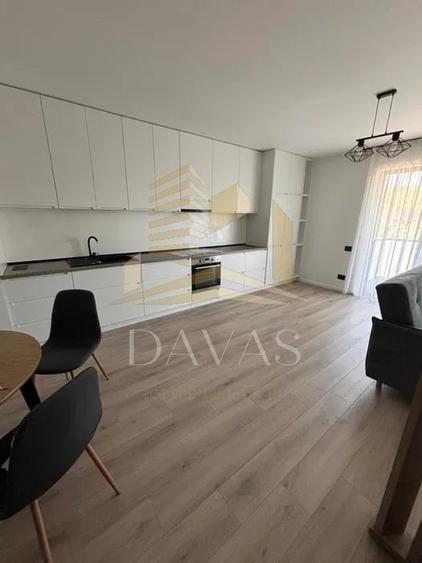 Apartament cu 2 camere semidecomandat, mobilat în Semicentral