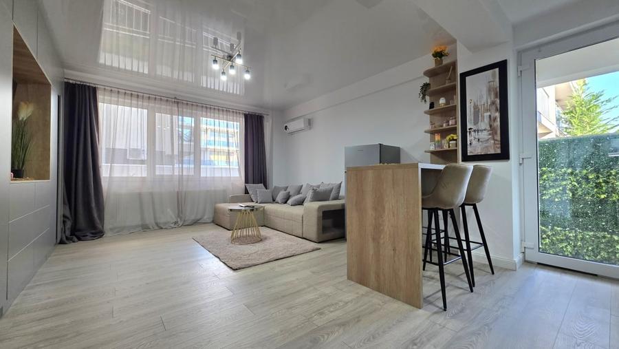 Apartament cu 2 camere semidecomandat, mobilat în Mamaia-Sat