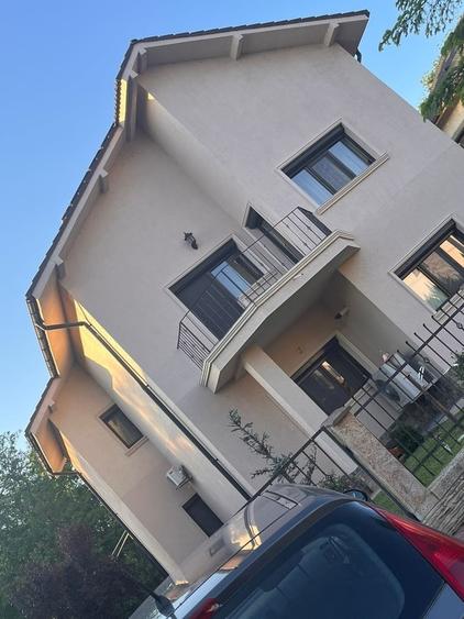 Casă cu 4 camere cu Teren 611 Mp în Titan