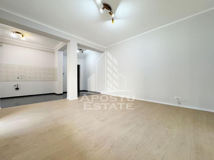Apartament cu 3 camere semidecomandat în Braytim