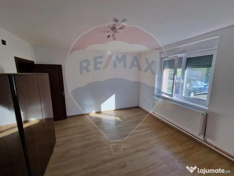 Casă cu 4 camere cu Teren 572 Mp în Micălaca