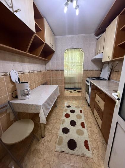 Apartament cu 2 camere decomandat, mobilat în Micro 20