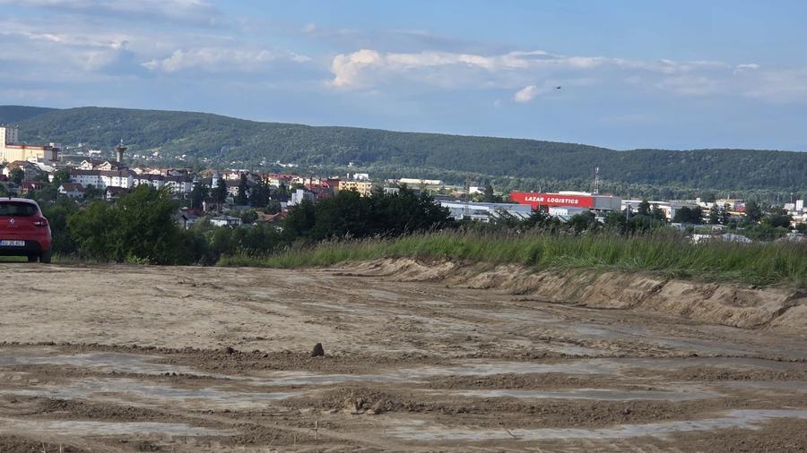 Teren Construcții intravilan de 1947 mp, în Uiasca