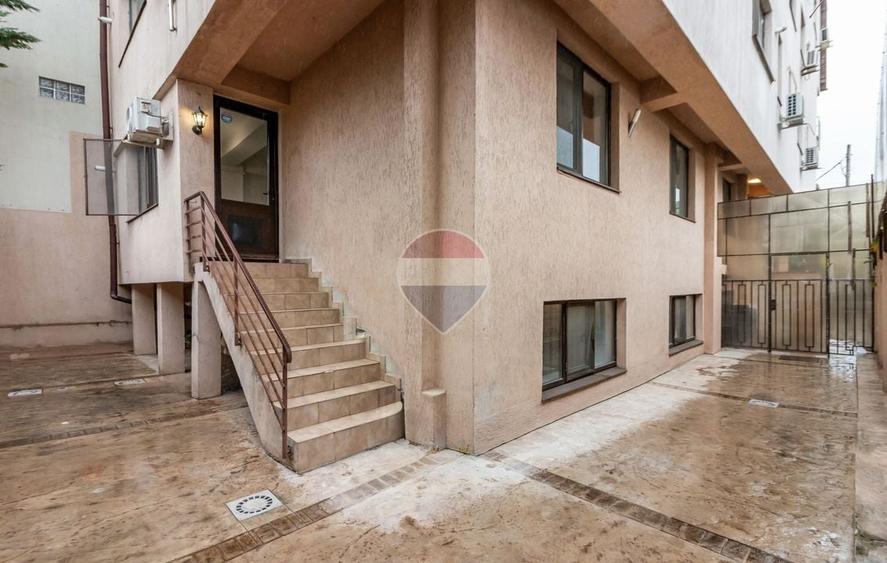 Apartament cu 4 camere decomandat, mobilat în Bucureștii Noi