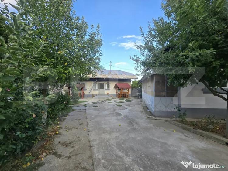 Casă cu 5 camere cu Teren 1459 Mp în Produlești