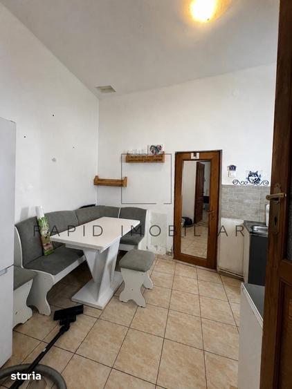 Casă cu 3 camere semidecomandat cu Teren 228 Mp în Gării