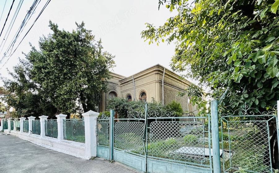 Casă cu 2 camere cu Teren 1500 Mp în Pod