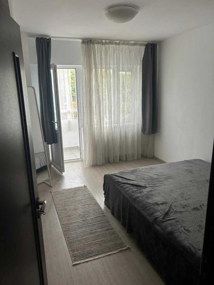 Apartament cu 3 camere decomandat în Veteranilor