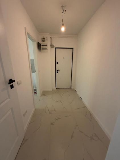 Apartament cu 3 camere semidecomandat în Titan