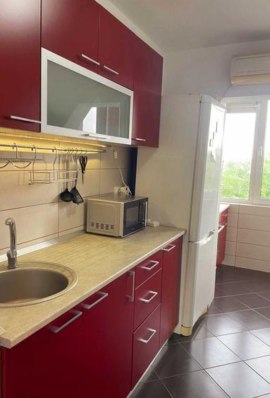 Apartament cu 2 camere decomandat în Malu Roșu