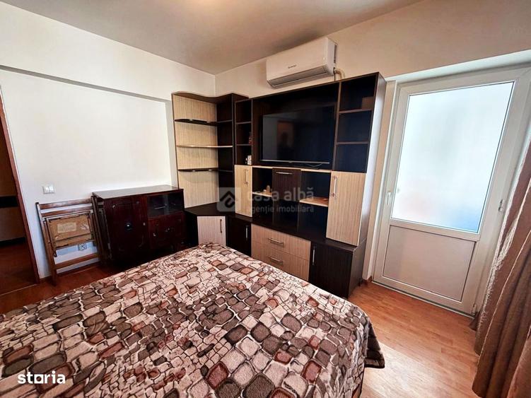 Apartament cu 3 camere decomandat, mobilat în Dacia