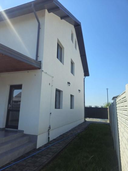 Casă cu 4 camere în Central