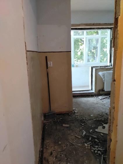Proprietar, vand apartament cu 2 camere, decomandat, et1 - 9