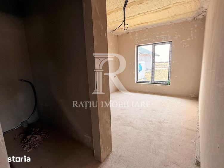 Casă cu 3 camere cu Teren 300 Mp în Sânmartin