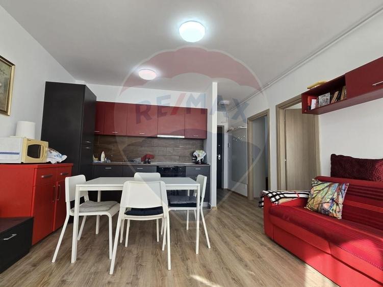Apartament cu 3 camere semidecomandat, mobilat în Snagov