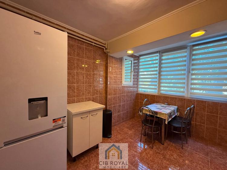 Apartament cu 3 camere semidecomandat în Câmpia Libertății