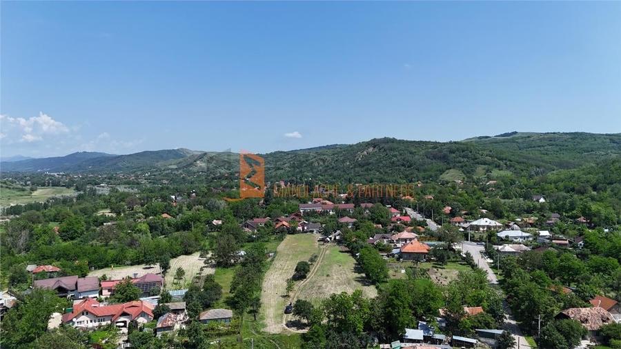 Teren Construcții intravilan de 2010 mp, în Valea Părului