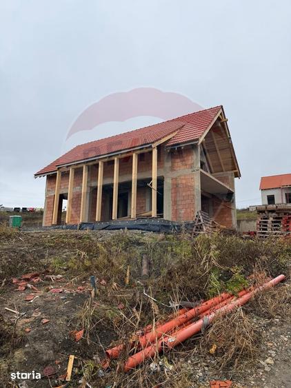 Casă cu 4 camere cu Teren 800 Mp în Jucu
