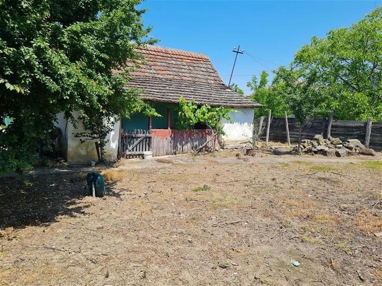 Casă individuală cu 2 camere cu Canalizare în Șiria