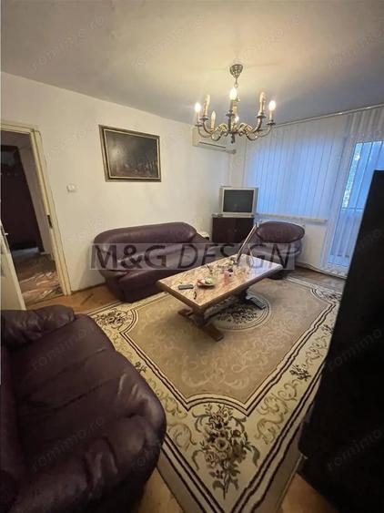 Apartament cu 4 camere semidecomandat în Central
