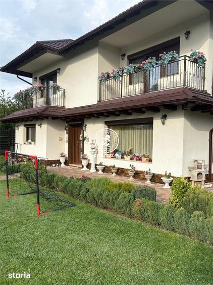 Casă cu 6 camere cu Teren 1500 Mp în Bucium