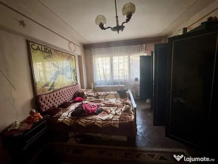Apartament cu 3 camere decomandat în Ultracentral