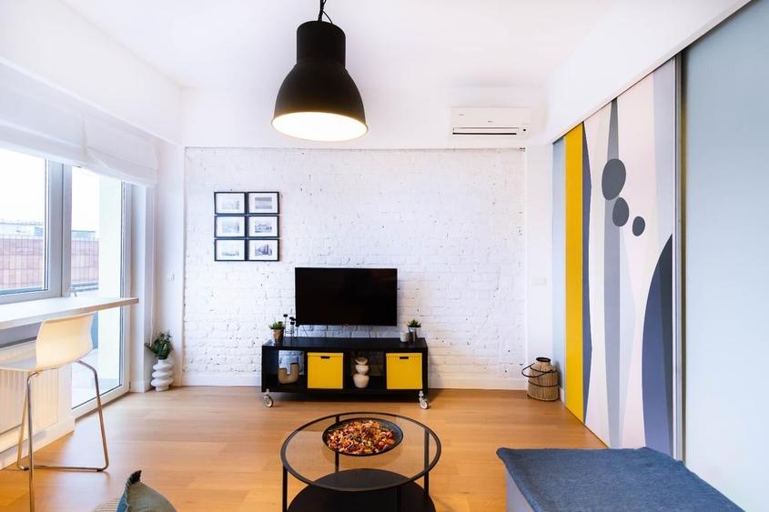 Apartament cu 2 camere semidecomandat în P-ța Romană