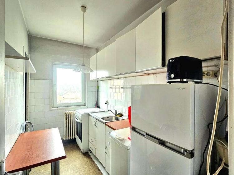 Apartament cu 3 camere semidecomandat în Kogălniceanu