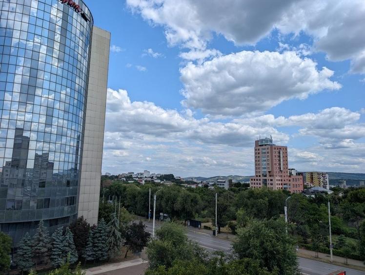 Apartament cu 2 camere decomandat în Alexandru cel Bun