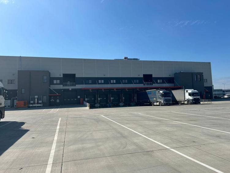 Spațiu industrial, de 7,000 mp, în Giarmata